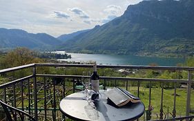 Casa Carla, bis 4 Personen, Garten, Balkon mit Blick auf den See und die Berge