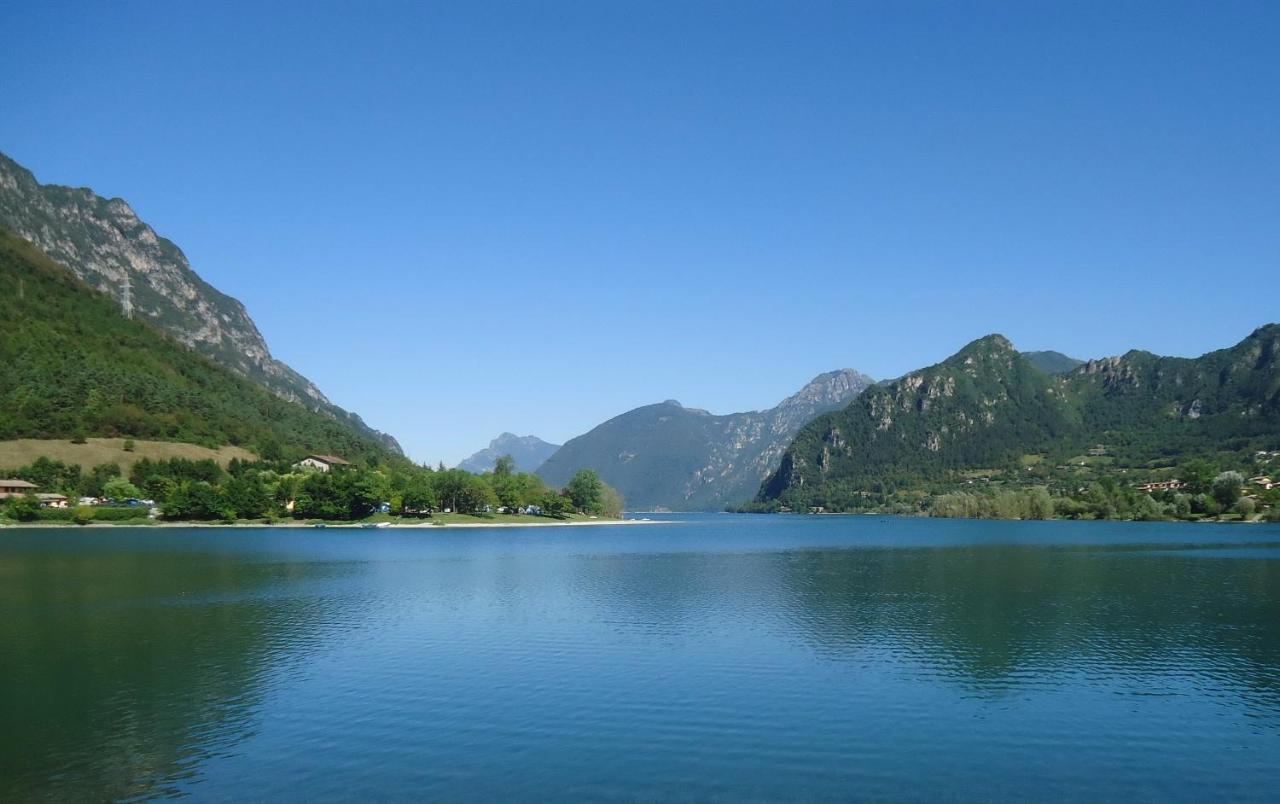 Casa Carla, bis 4 Personen, Garten, Balkon mit Blick auf den See und die Berge Crone Exterior foto