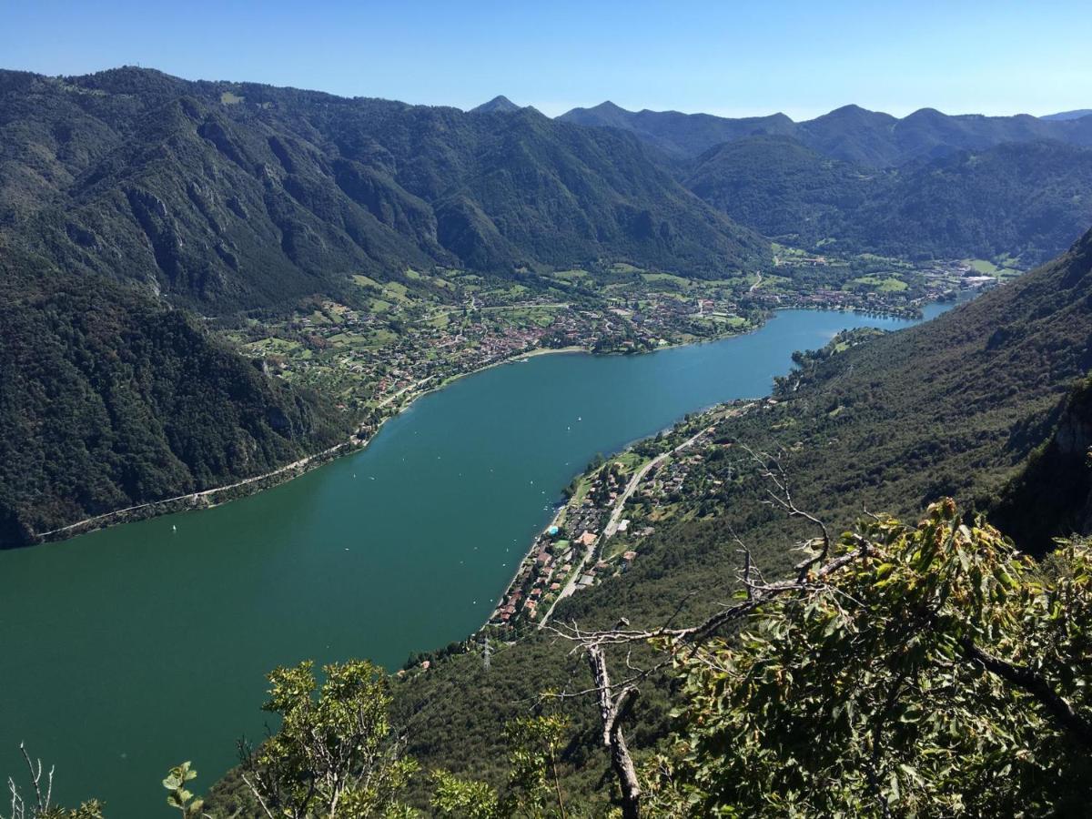 Casa Carla, bis 4 Personen, Garten, Balkon mit Blick auf den See und die Berge Crone Exterior foto
